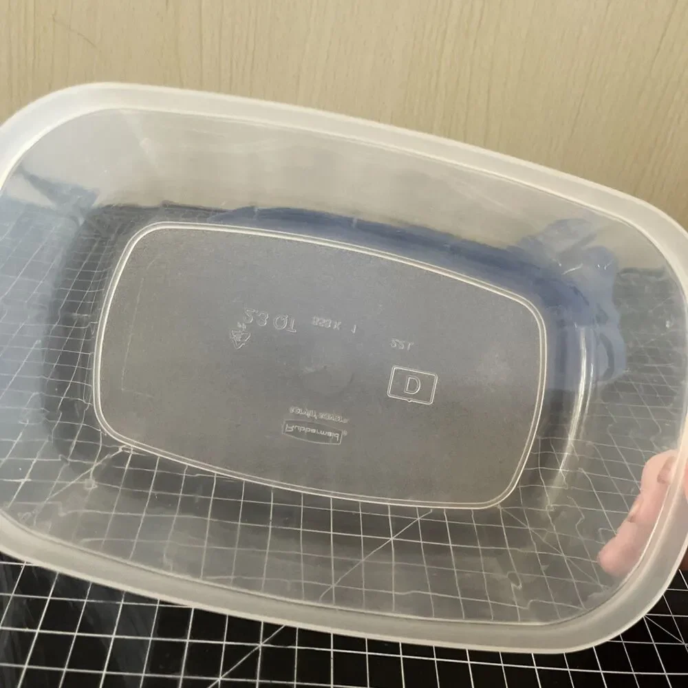Rubbermaid Servin Saver Blue Easy Tab Lid 553J 553K Size D 9-3/4” X 6-1/2”